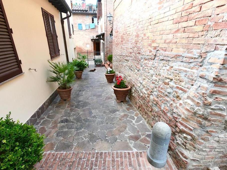 Casa Lazzaro Al Centro Di Siena Villa Kültér fotó