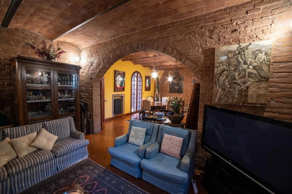 Casa Lazzaro Al Centro Di Siena Villa Kültér fotó