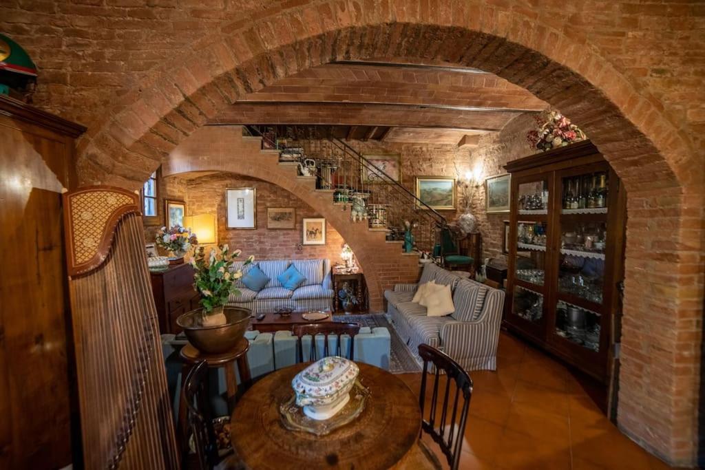 Casa Lazzaro Al Centro Di Siena Villa Kültér fotó